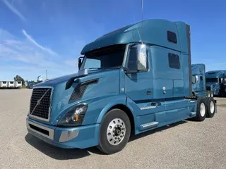 2017 VOLVO VNL64T780