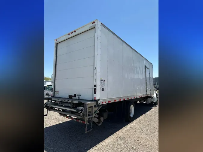 2018 FREIGHTLINER/MERCEDES M2 106