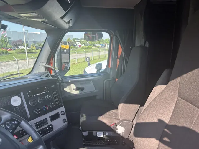 2022 Freightliner Cascadia