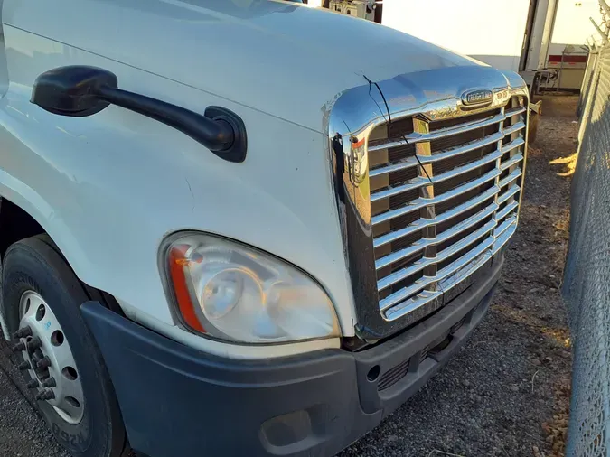 2015 FREIGHTLINER/MERCEDES CASCADIA 125