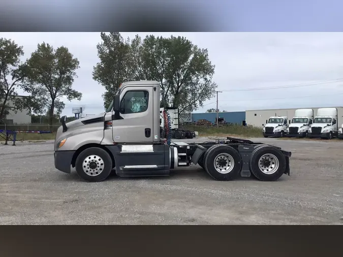 2020 Freightliner Cascadia 126