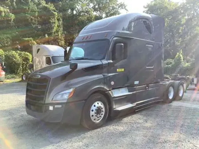 2020 Freightliner Cascadia