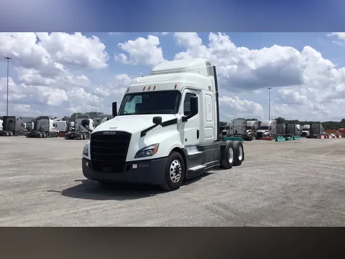 2020 Freightliner Cascadia 126