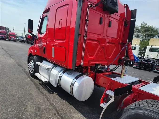 2021 FREIGHTLINER CA116