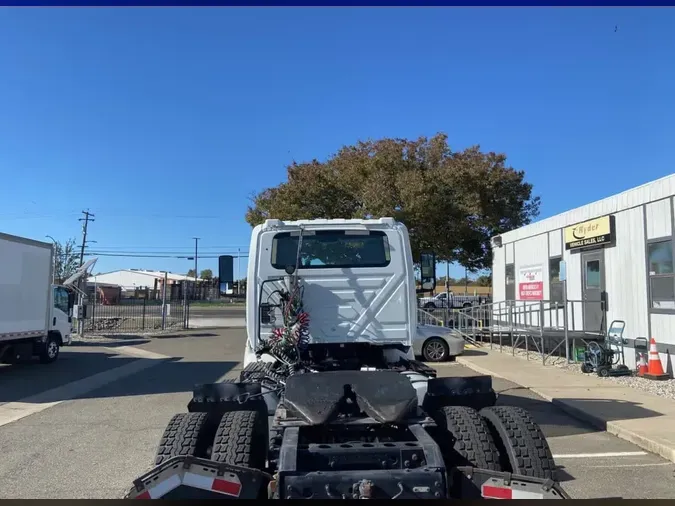 2019 NAVISTAR INTERNATIONAL RH613 DAYCAB S/A
