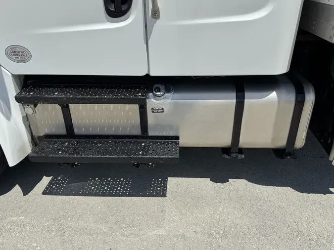 2023 Freightliner M2 106