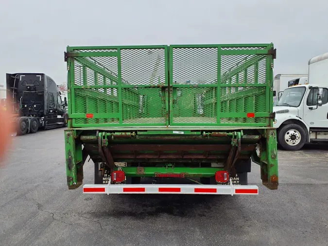 2014 FREIGHTLINER/MERCEDES M2 106