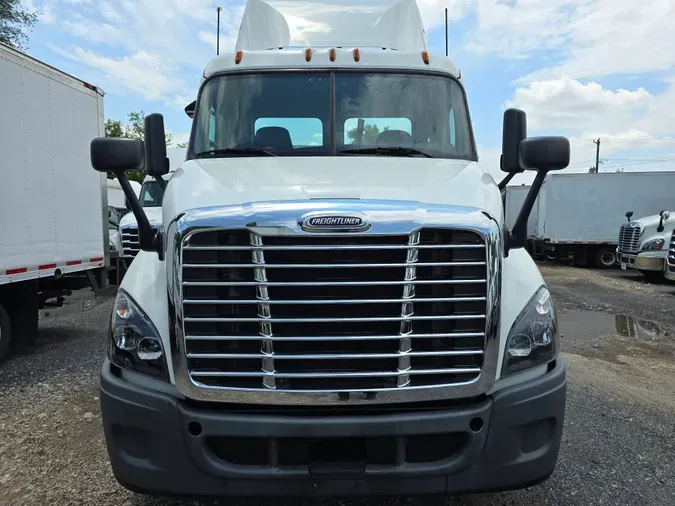 2018 FREIGHTLINER/MERCEDES CASCADIA 113