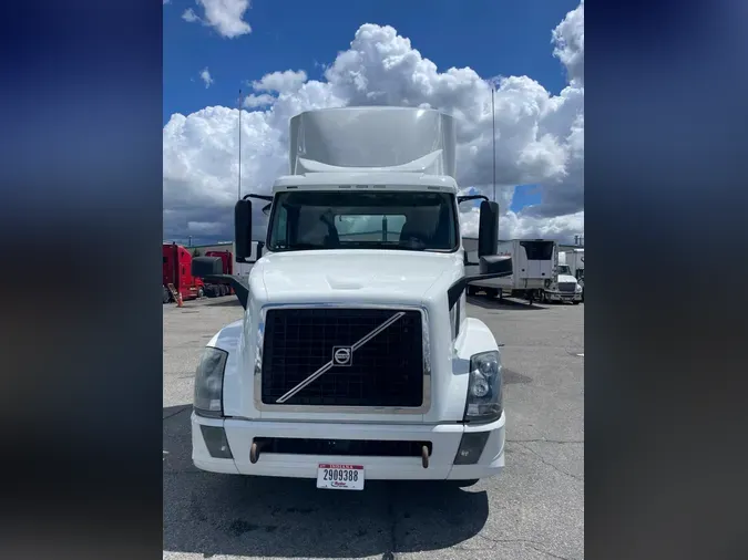 2017 VOLVO VNL64T