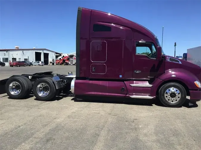 2022 KENWORTH T68048ba5dc11fe3437fc384c7c57b263eb8