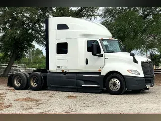 2022 INT LT625 6x4