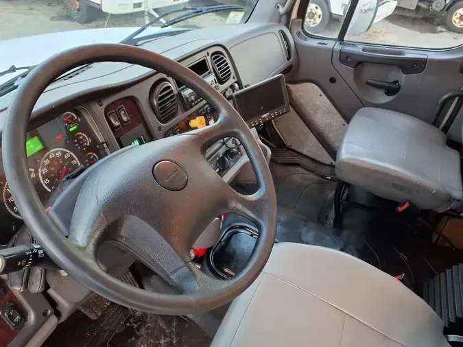 2020 FREIGHTLINER/MERCEDES M2 106