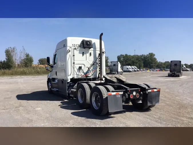 2021 Freightliner Cascadia 126