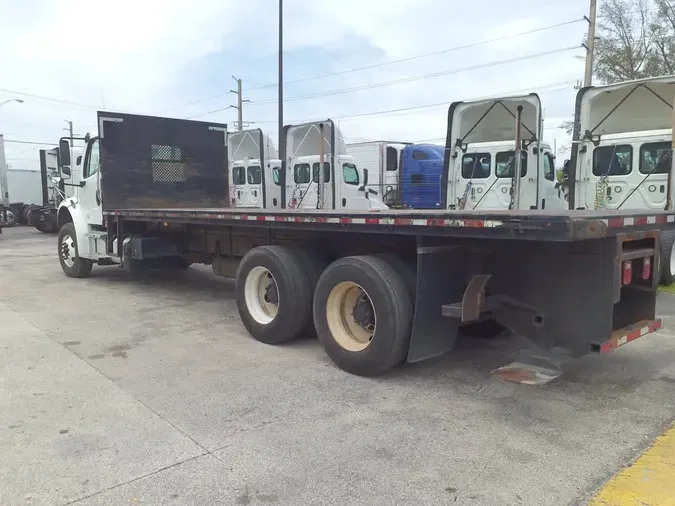 2016 FREIGHTLINER M2 106
