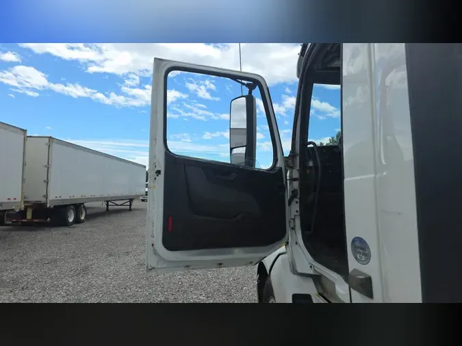 2018 Volvo VNL300