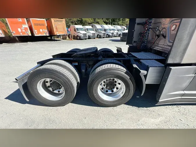 2023 Freightliner Cascadia 126