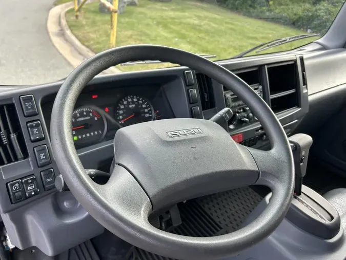 2022 Isuzu NPR-HD