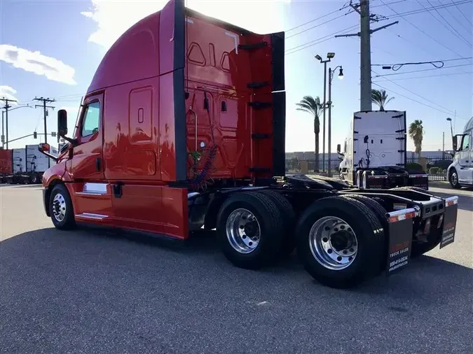 2022 FREIGHTLINER CA126