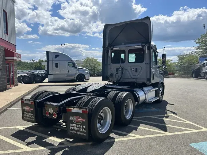 2022 Freightliner Cascadia 116