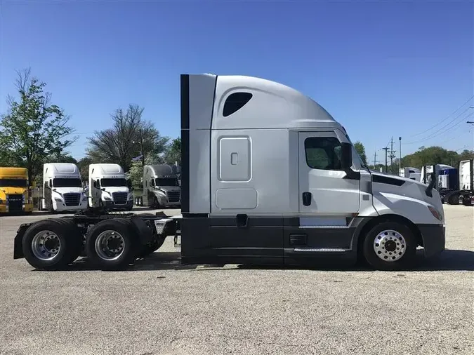 2020 FREIGHTLINER CA126