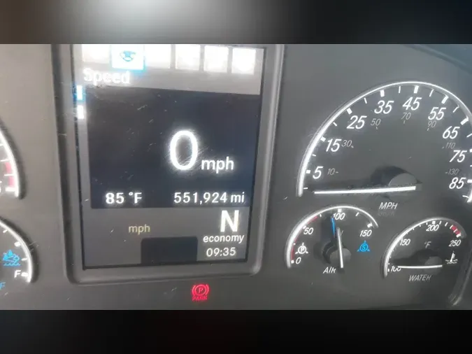 2020 Freightliner Cascadia 126