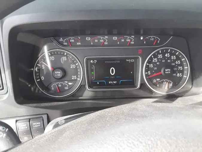 2020 NAVISTAR INTERNATIONAL LT625 SLPR CAB