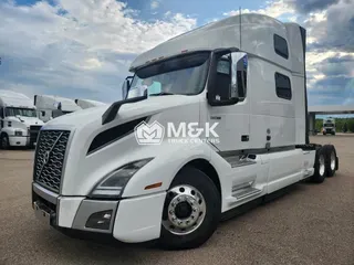 2023 VOLVO VNL64T860