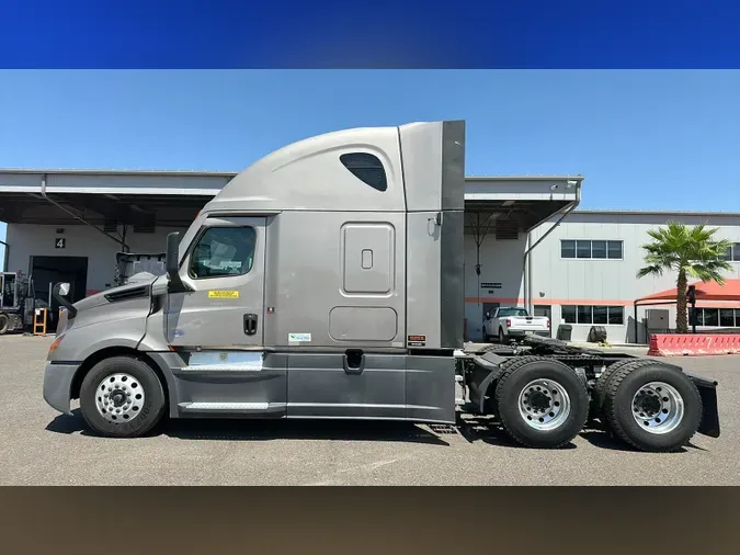 2023 Freightliner Cascadia 12648d56a43cf0d8e40817ae90572950129