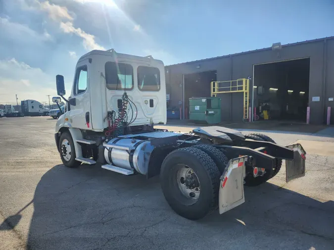 2014 FREIGHTLINER/MERCEDES CASCADIA 113