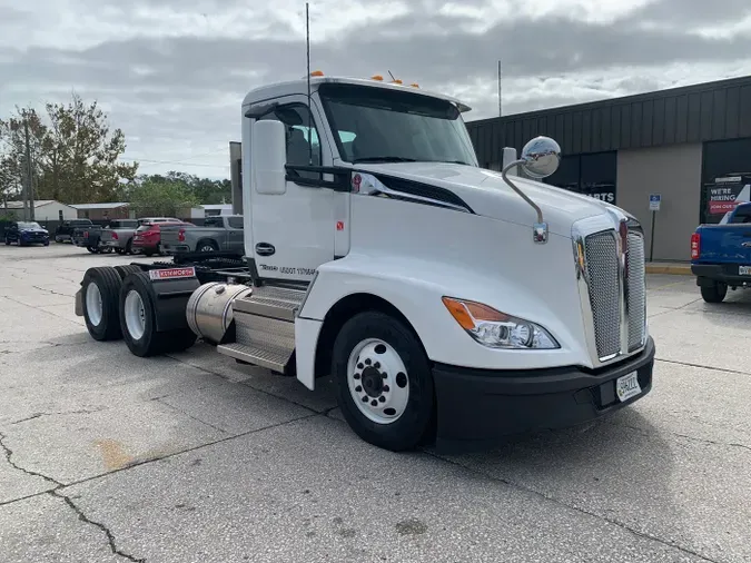 2024 Kenworth T680