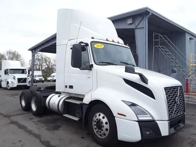 2020 VOLVO VNL64T-300