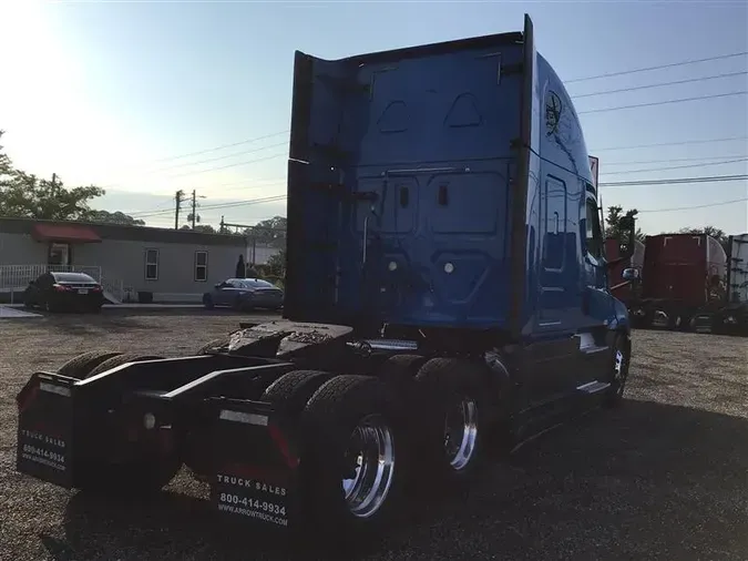 2021 FREIGHTLINER CA126