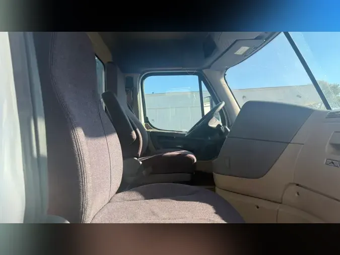 2017 FREIGHTLINER/MERCEDES CASCADIA 113