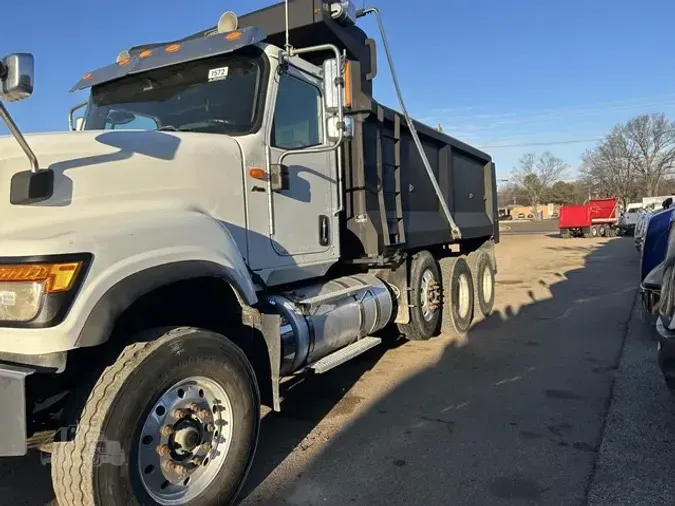 2019 INTERNATIONAL HX