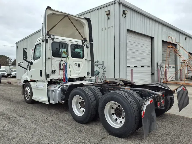 2020 FREIGHTLINER/MERCEDES NEW CASCADIA 116