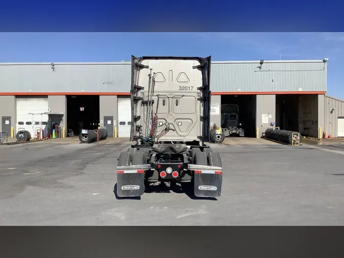 2024 Freightliner Cascadia 126