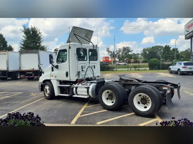 2019 FREIGHTLINER/MERCEDES CASCADIA 12548e6f6ec82cc7250305ed5d081056e0d