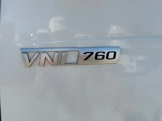 2019 VOLVO VNL64T760