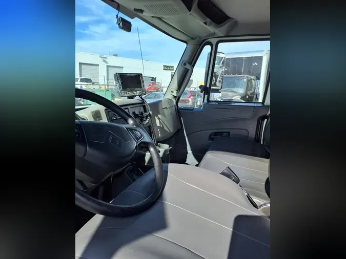 2018 NAVISTAR INTERNATIONAL 4300 LP