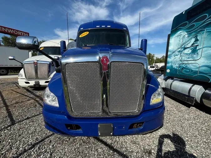 2022 Kenworth T68048ecb0b4e609c52a745dd419a9cba8d2