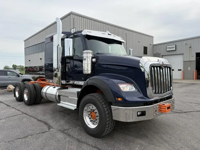 2027 International HX620 Sleeper48f01ad970c62f589edf165c955b6c24