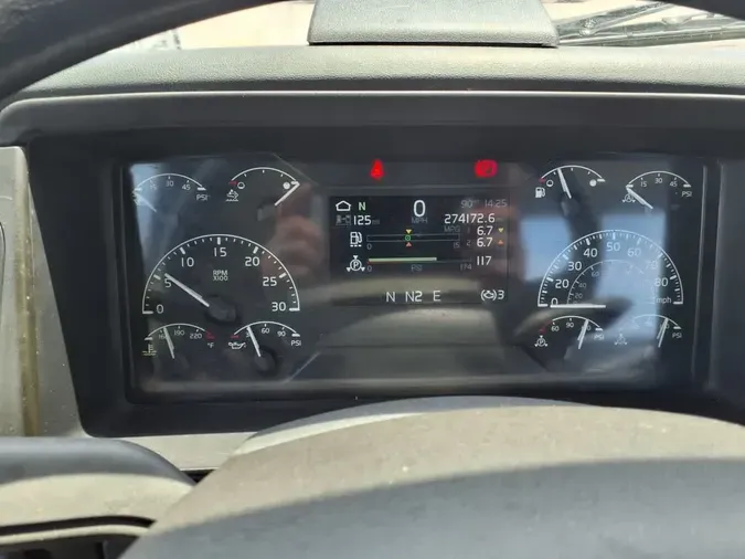 2019 VOLVO VNL64T-300