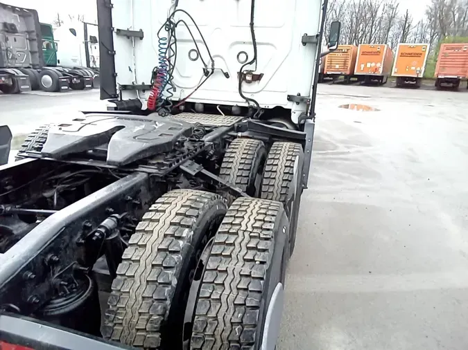 2020 Freightliner Cascadia 12648f1fa34624b42a603c1b58f93c91947