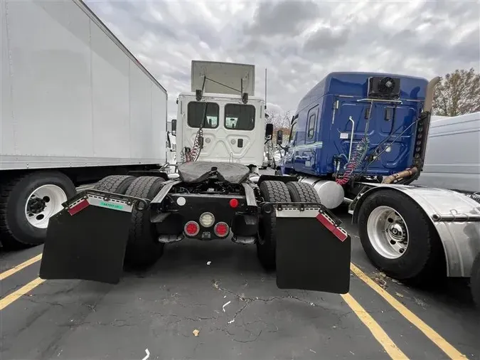 2016 FREIGHTLINER/MERCEDES CASCADIA 113