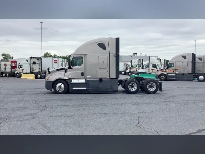 2022 Freightliner Cascadia 12648f2f5d6f403546caa111dc39448ea96