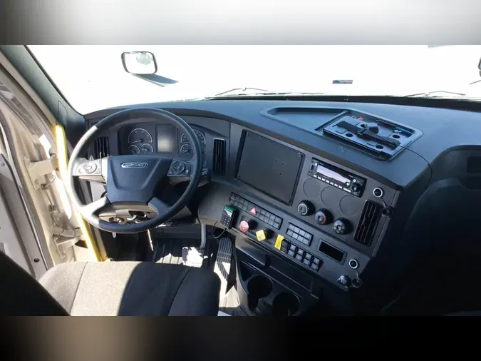 2024 Freightliner Cascadia 126