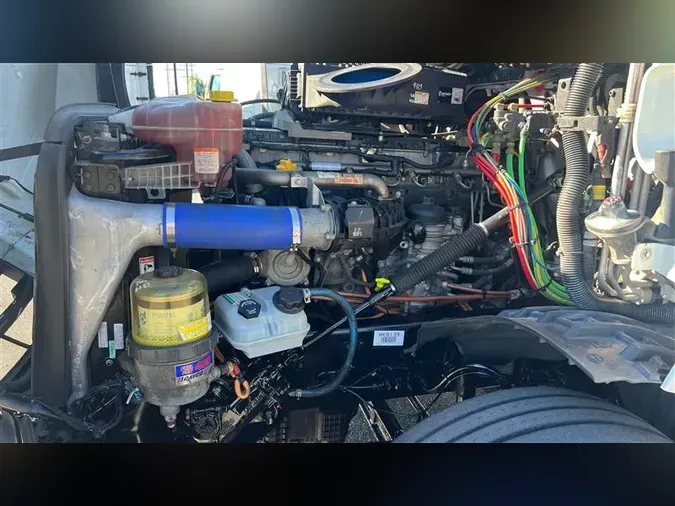 2021 FREIGHTLINER CA126