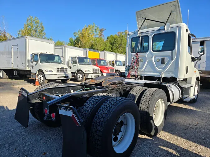 2017 FREIGHTLINER/MERCEDES CASCADIA 125