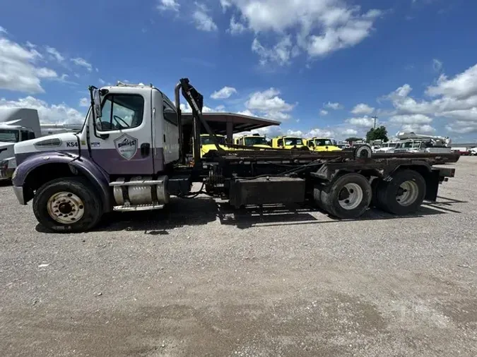 2006 FREIGHTLINER BUSINESS CLASS M2 112