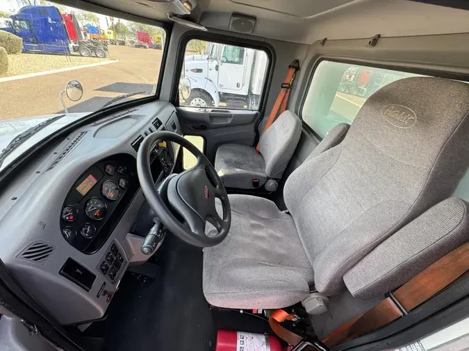 2020 Peterbilt 337